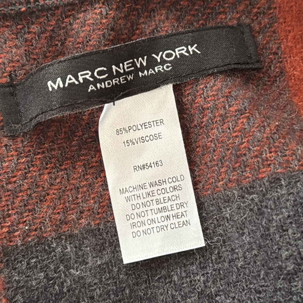 Marc New York Shawl Poncho Plaid Blanket Scarf one Size Snap Closure NEW - Picture 11 of 11